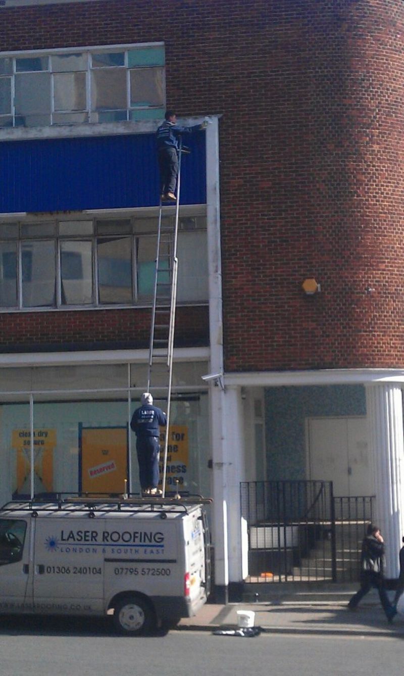 Fines imposed on a foolhardy roofer for reckless ladder work